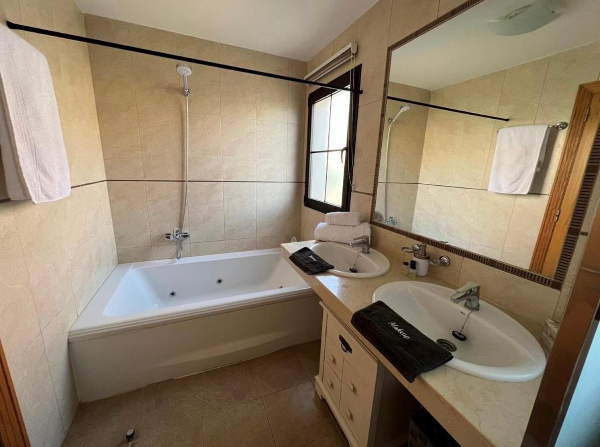 Villa Eva - New To The Market, Fully Refurbished Licensed Villa - Private Pool Калета де Фусте Екстериор снимка